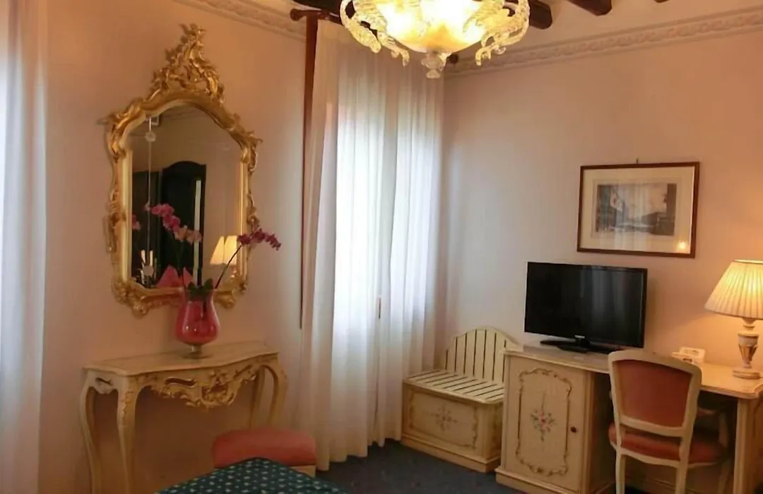 Hotel Diana-1
