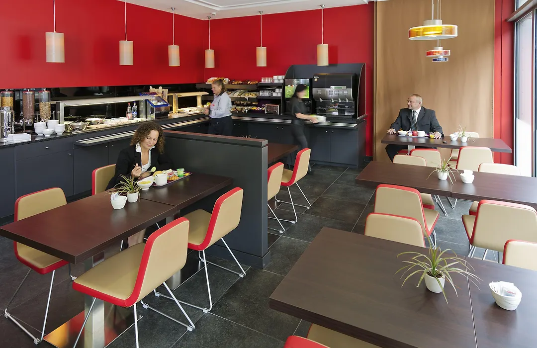 Ibis Esch Belval-1