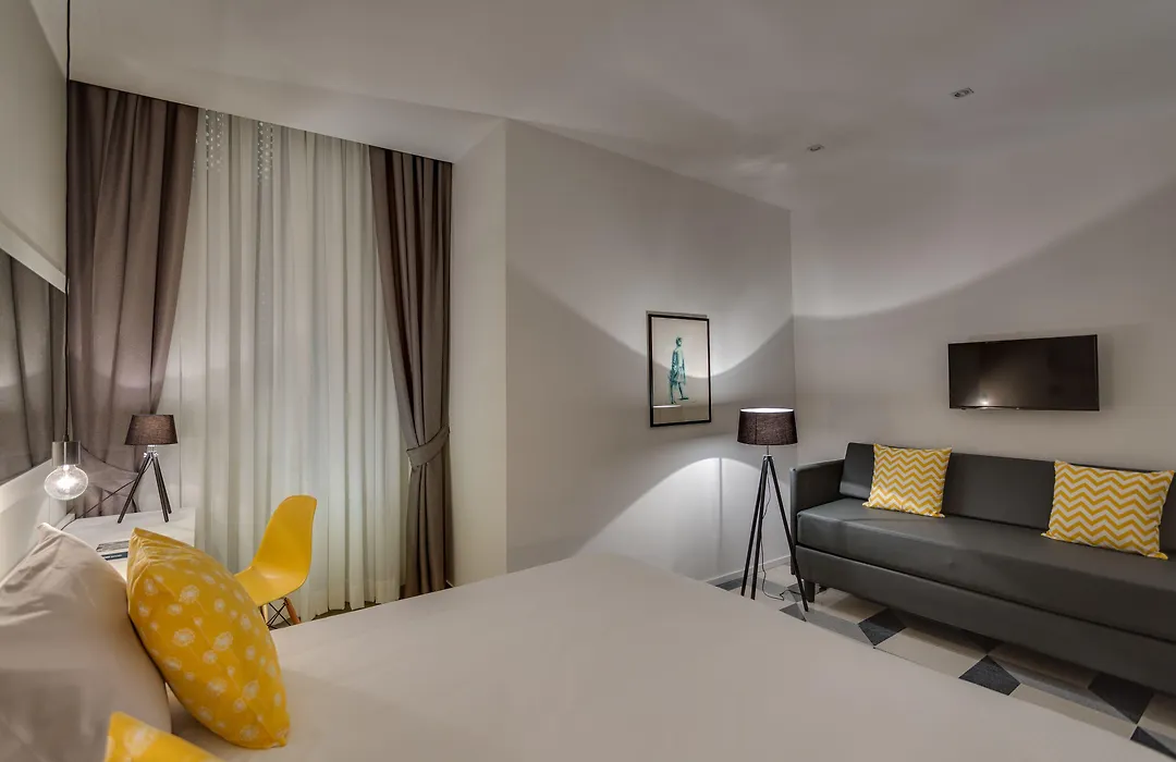Navona Theatre Hotel-1