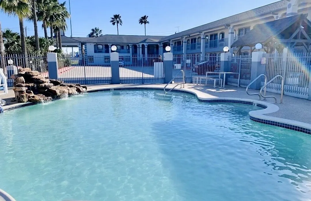 Sunrise Inn & Suites-1
