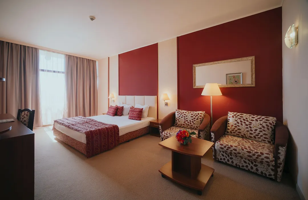 Kristal Hotel-1