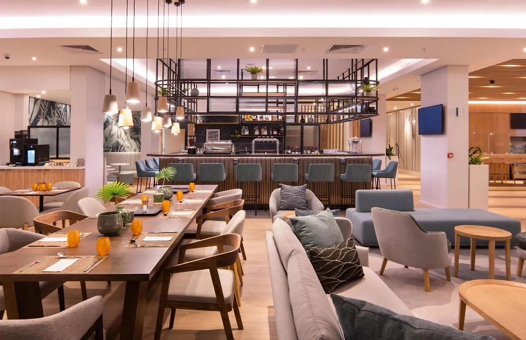 Hilton Garden Inn Umhlanga Arch-1