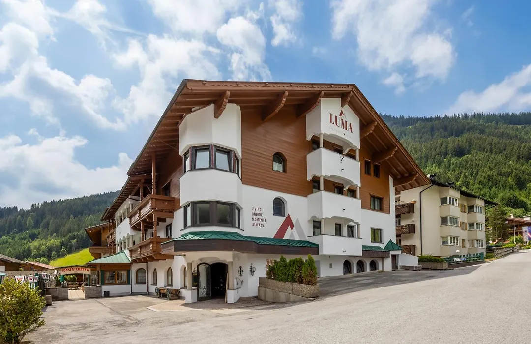 LUMA Stubai Aparthotel - Skibus zum Gletscher direkt vor der Tür-1