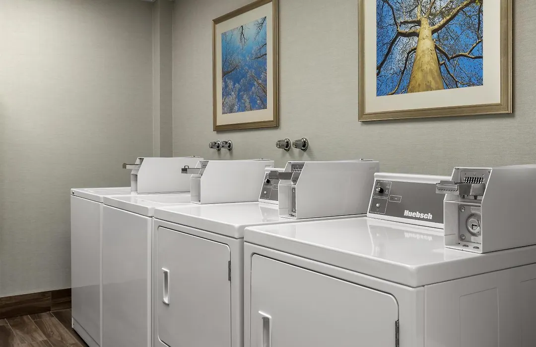 Hampton Inn & Suites Montreal-Dorval-1