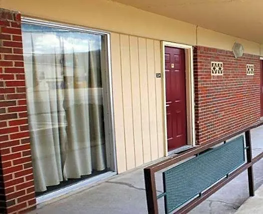 Speedway Inn-1