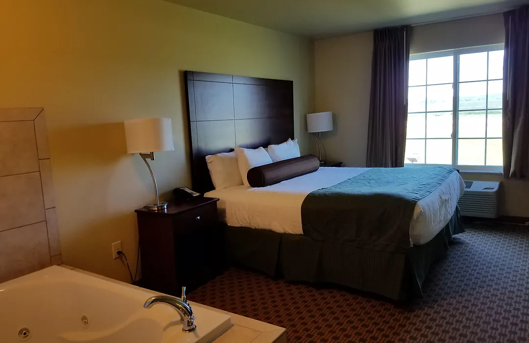 Cobblestone Inn & Suites - Bottineau-1