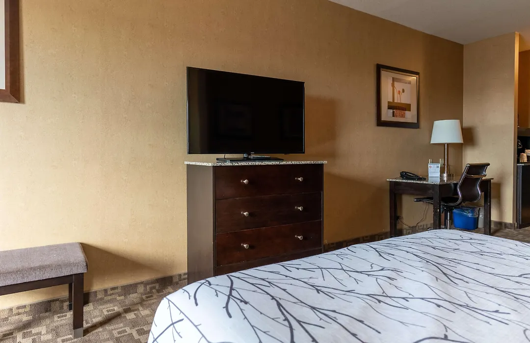 Best Western Plus South Edmonton Inn & Suites-1