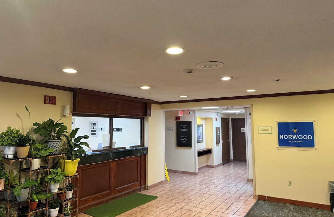 Norwood Inn & Suites Indianapolis East Post Drive-1