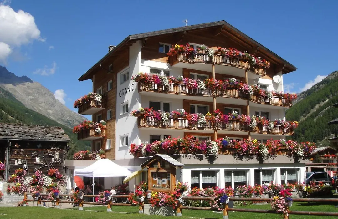 B&B Haus Granit Saas Grund-1