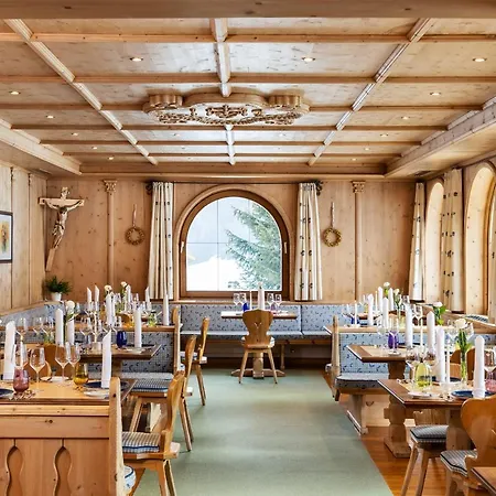 Alpenhotel Tirol-3