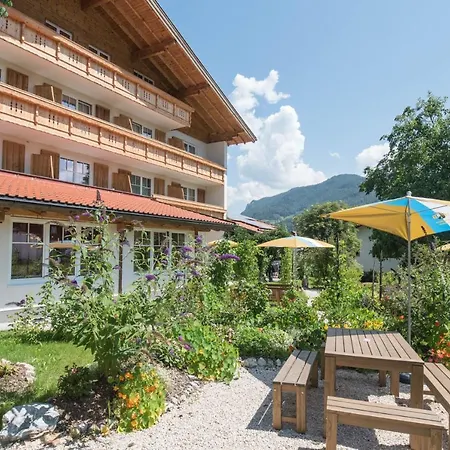 Alpenhotel Dahoam-2