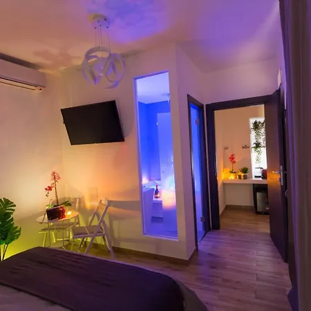 Etnea 208 Luxury Jacuzzi Suite Catania-3