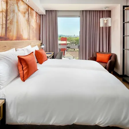 Protea Hotel By Marriott Pretoria Loftus Park-3
