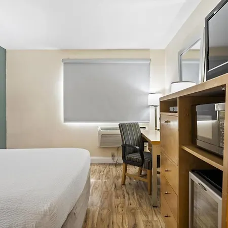 Days Inn By Wyndham Woodland-3