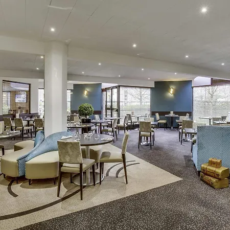 Mercure Maurepas Saint Quentin-2
