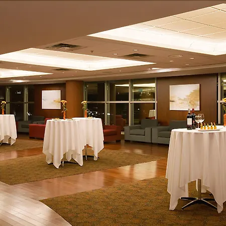 Radisson Hotel Vancouver Airport-3