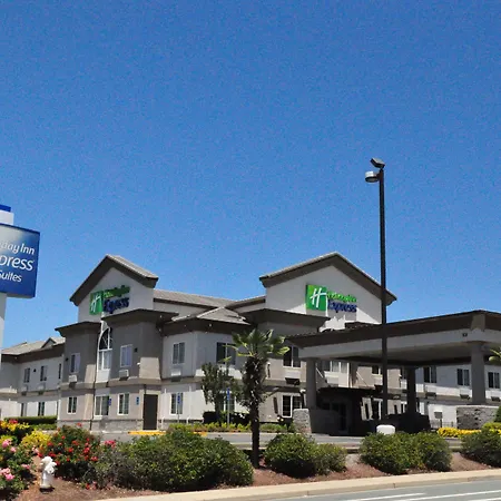 Holiday Inn Express & Suites Jackson By Ihg-2