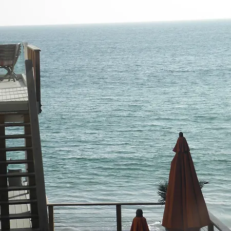 Malibu Beach Paradise Apartments-3
