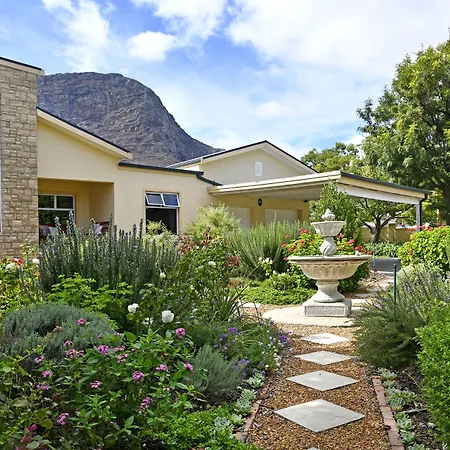 Petit Plaisir Cottage-2