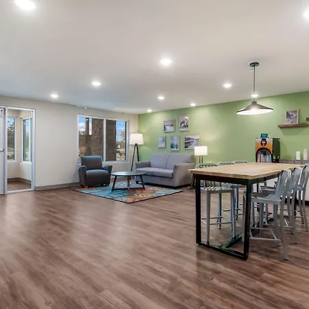 Woodspring Suites Orlando I-4 & Convention Center-2