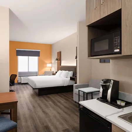La Quinta Inn & Suites By Wyndham Bessemer-2