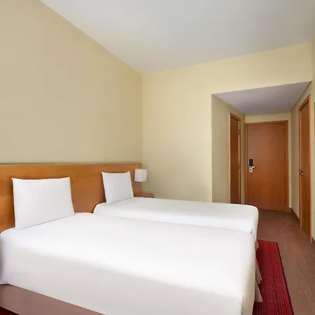 Ibis Mall Avenue Dubai-2