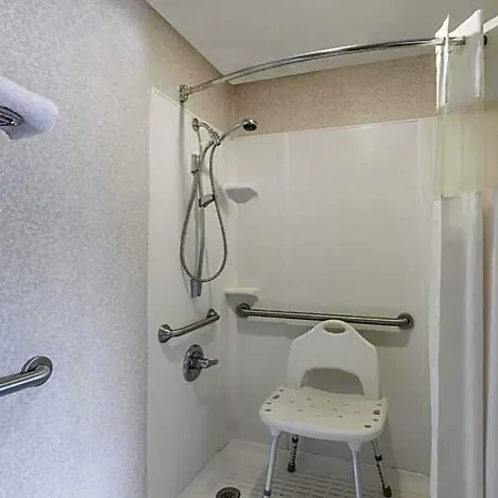 Ramada Limited Norfolk-3