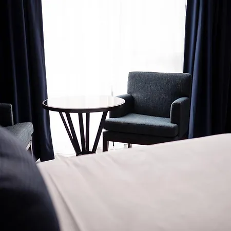 Cambria Hotel Boston Somerville-3