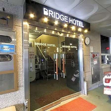 Bridge Hotel-2