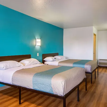 Motel 6 Portland Mall - 205-3