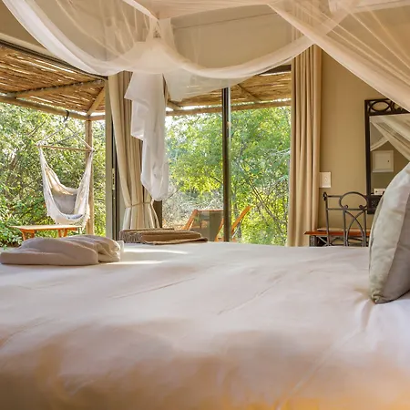 Ukuthula Bush Lodge-3