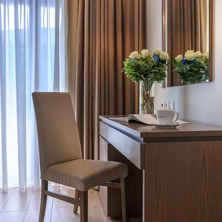 Cosmopolitan Hotel By Ghh-2
