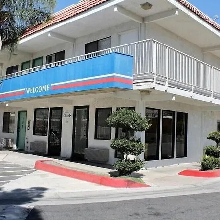 Motel 6 Bakersfield, Ca - Convention Center-2