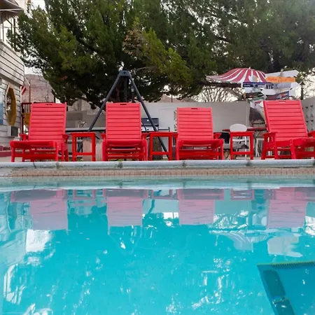 Apache Motel-2