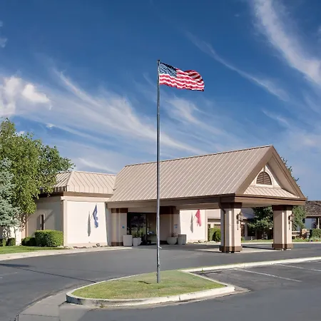 Ramada By Wyndham Provo-3