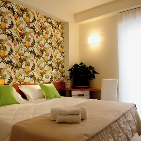 Hotel Montecarlo - Hotel Vista Mare Con Piscina & Area Fitness-3