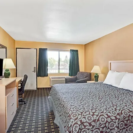 Days Inn By Wyndham Whittier Los Angeles-3