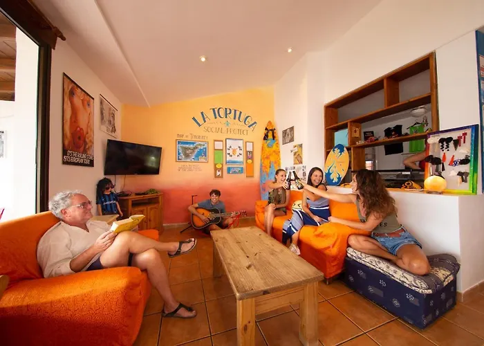 La Tortuga Hostel