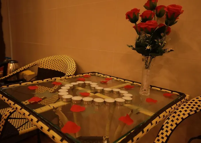Ves - Pa Luxury Hotel