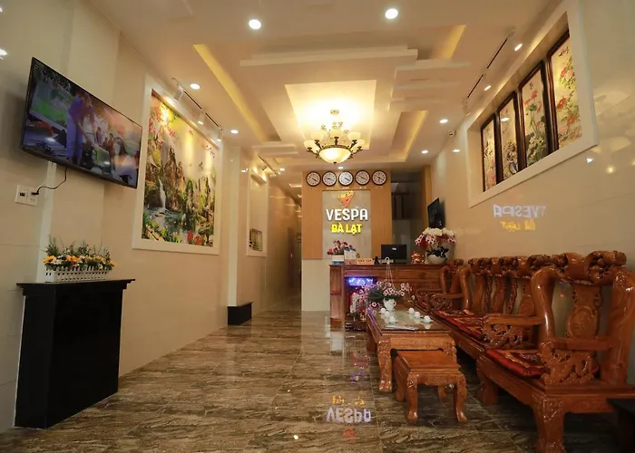Ves - Pa Luxury Hotel