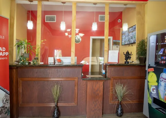 Woodridge Inn And Suites