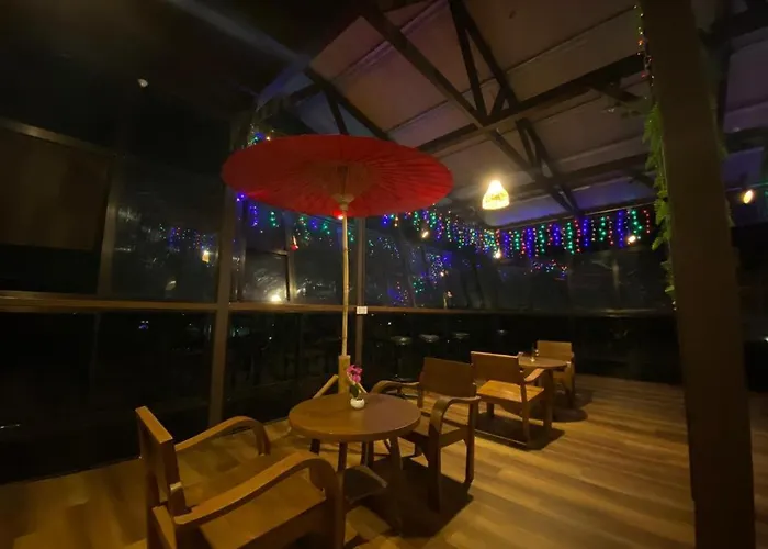 Anggun Lodge