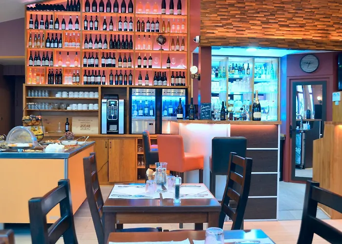 FH Confort Hotel Orléans Co'met