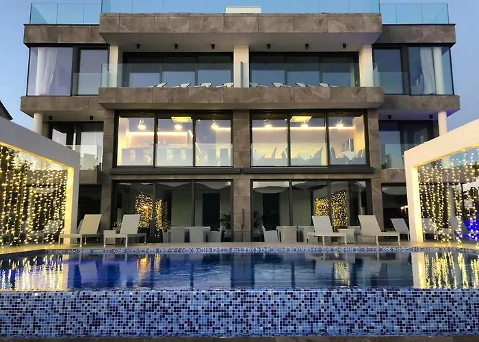 Sky Beach Aparthotel