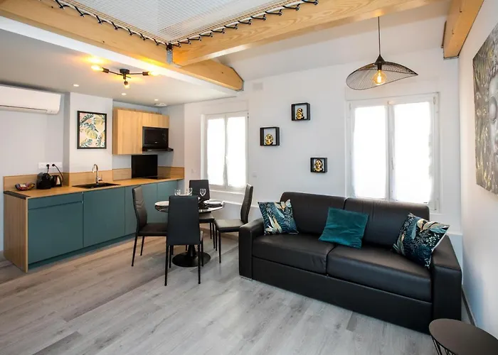 Duplex : Plage 300M, Clim, Netflix