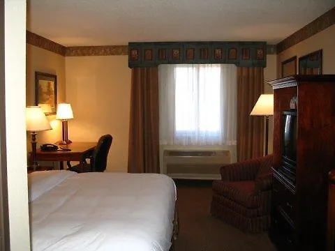 Holiday Inn Express Mccook