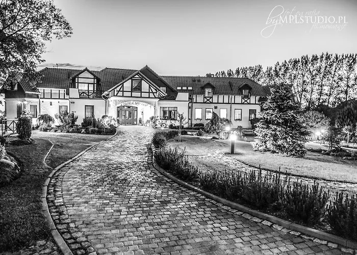 Hotel Dworek Nad Rega