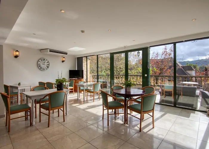 Hôtel Restaurant Plaisance-Piscine couverte et chauffée- Proche Sarlat-