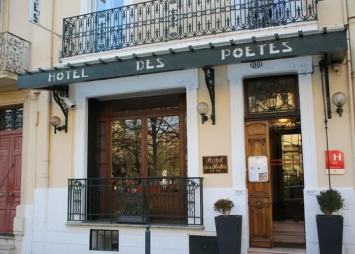 Hotel Des Poetes Avec Parking Sur Reservation