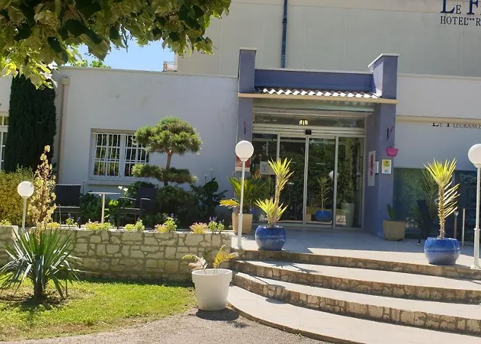 Logis Hotel & Restaurant Le Fleurance